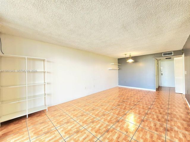 Apartment for sale  Unit #714 - photo 7495403