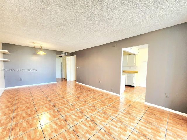 Apartment for sale  Unit #714 - photo 7495404