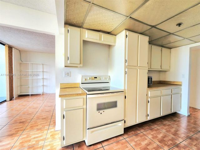 Apartment for sale  Unit #714 - photo 7495407