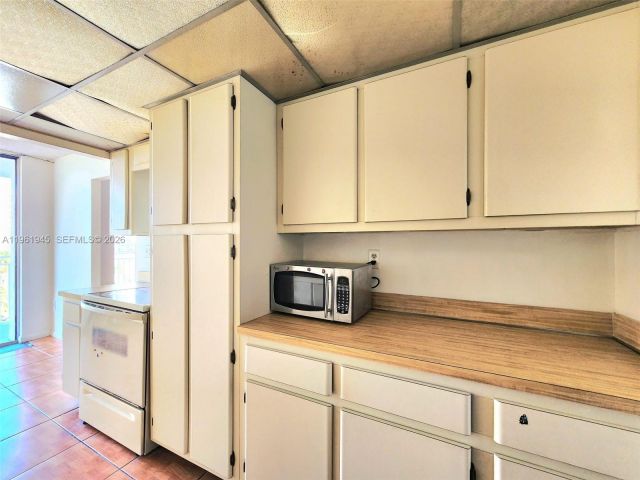 Apartment for sale  Unit #714 - photo 7495410