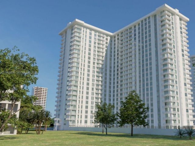 1-bedroom condo for sale in Sunny Isles Beach - 231 174th St 1706 - MondialRealty