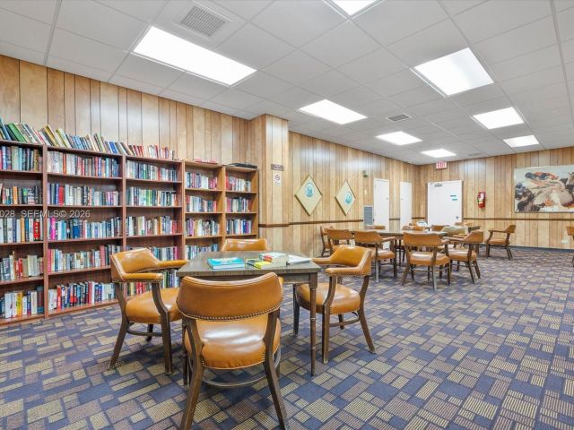 1-bedroom condo for sale in Sunny Isles Beach - 231 174th St 1706 - MondialRealty