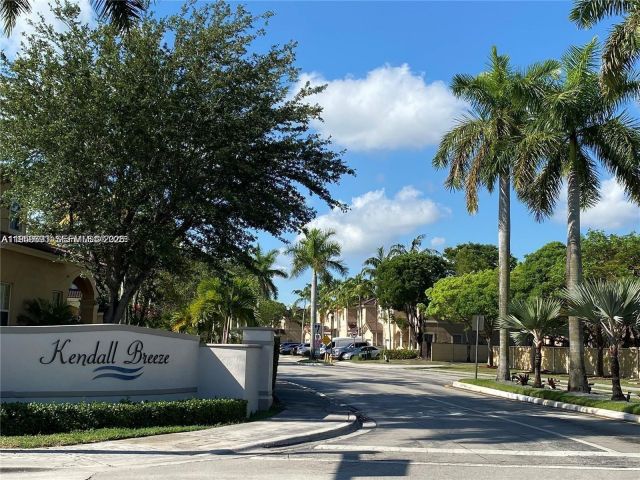 3-bedroom home for rent in Miami - 12471 SW 123rd St 12471 - MondialRealty