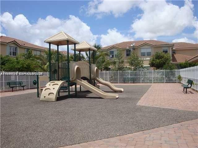 3-bedroom home for rent in Miami - 12471 SW 123rd St 12471 - MondialRealty