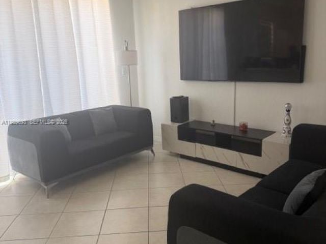 3-bedroom home for rent in Miami - 12471 SW 123rd St 12471 - MondialRealty