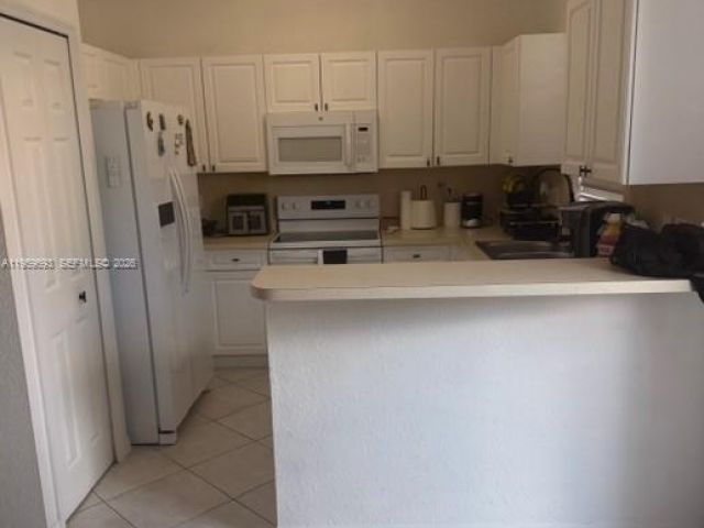 3-bedroom home for rent in Miami - 12471 SW 123rd St 12471 - MondialRealty