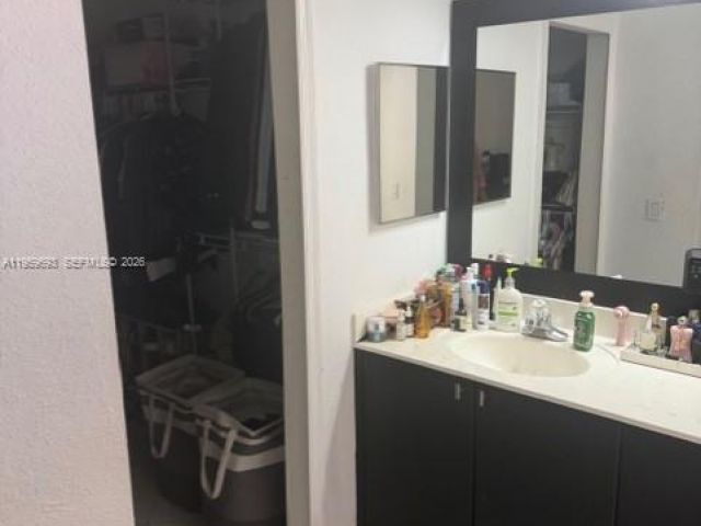 3-bedroom home for rent in Miami - 12471 SW 123rd St 12471 - MondialRealty