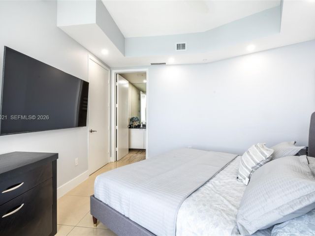 Apartment for rent  Unit #2303 - photo 7391211