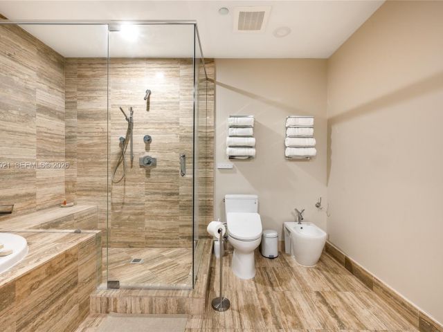 Apartment for rent  Unit #2303 - photo 7391223