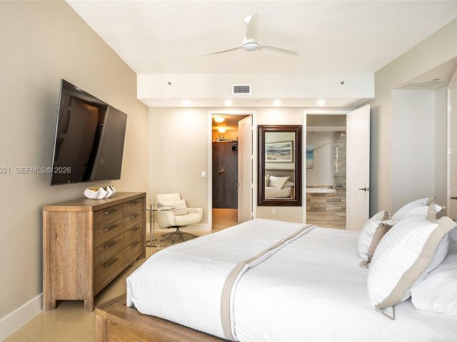 Apartment for rent  Unit #2303 - photo 7391230