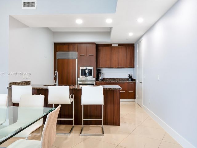 Apartment for rent  Unit #2303 - photo 7391238