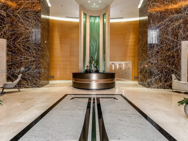 3-bedroom condo for rent in Sunny Isles Beach - 15901 Collins Ave 2303 - MondialRealty