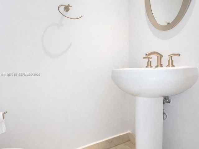 Apartment for sale  Unit #1603 - photo 7396018