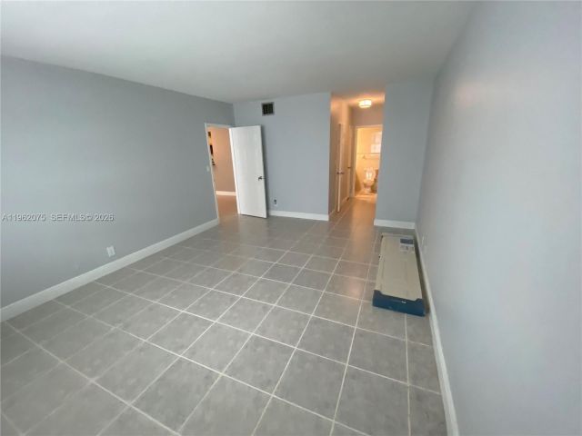 Apartment for sale  Unit #607 - photo 7470034