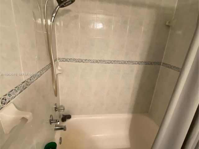 Apartment for sale  Unit #607 - photo 7470037