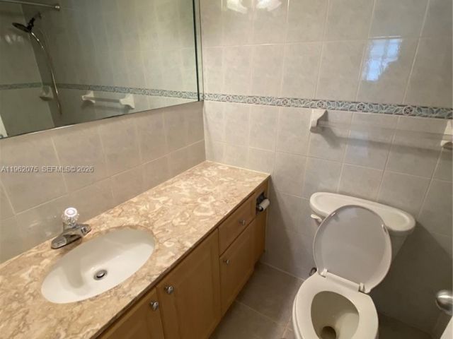 Apartment for sale  Unit #607 - photo 7470038