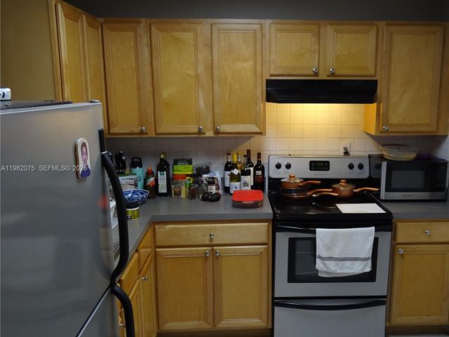 Apartment for sale  Unit #607 - photo 7470039