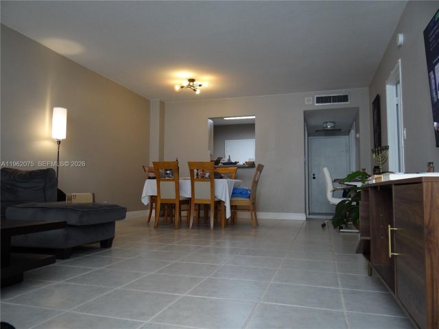 Apartment for sale  Unit #607 - photo 7470043