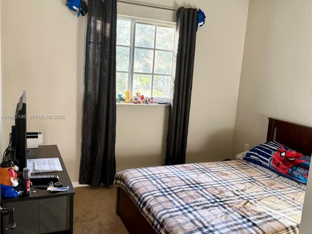 Home for rent at 16811 NW 14th Ave 16811 - photo 7480238