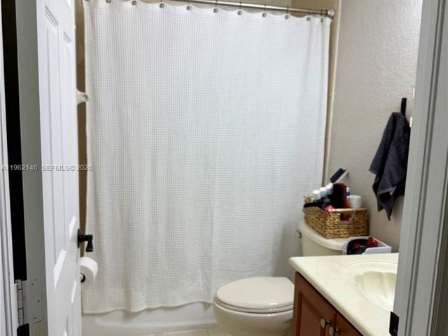 Home for rent at 16811 NW 14th Ave 16811 - photo 7480241