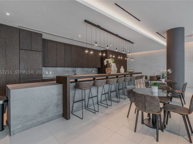 1-bedroom condo for sale in Miami - 3900 Biscayne Blvd S-904 - MondialRealty