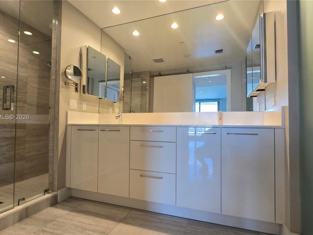 Apartment for rent  Unit #2202 - photo 7395601