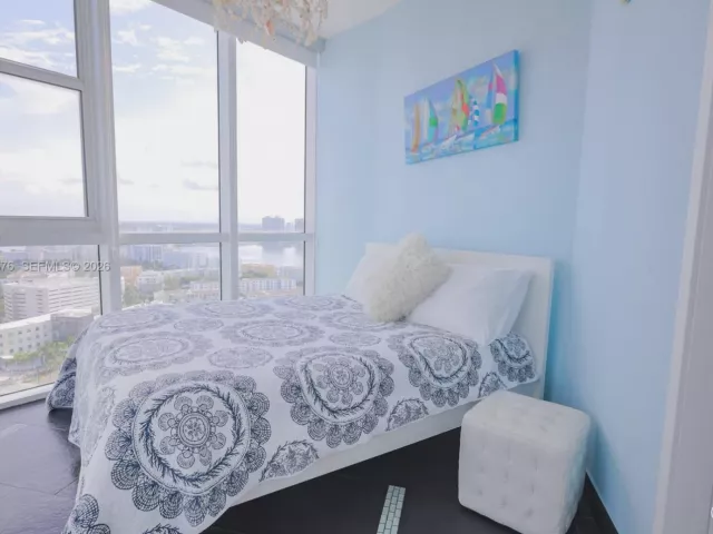 2-bedroom condo for rent in Sunny Isles Beach - 18201 Collins Ave 3709A - MondialRealty