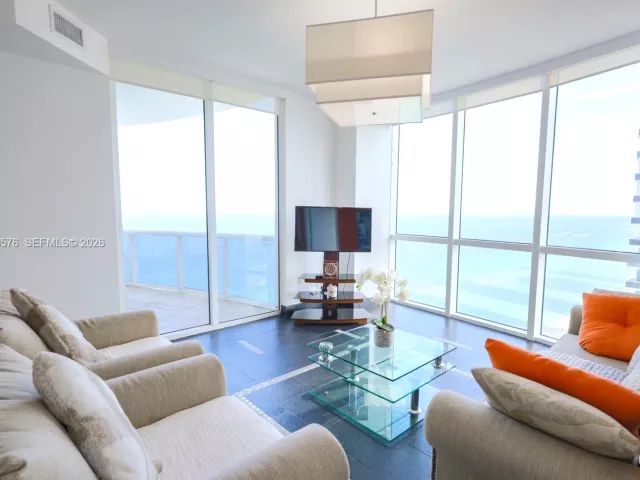 2-bedroom condo for rent in Sunny Isles Beach - 18201 Collins Ave 3709A - MondialRealty