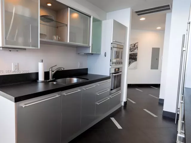 2-bedroom condo for rent in Sunny Isles Beach - 18201 Collins Ave 3709A - MondialRealty