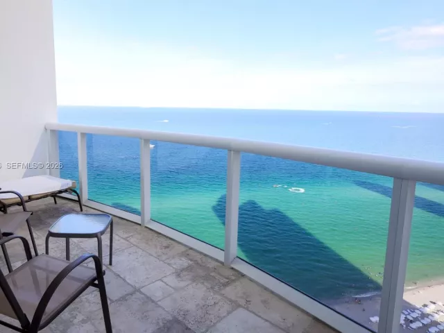 2-bedroom condo for rent in Sunny Isles Beach - 18201 Collins Ave 3709A - MondialRealty