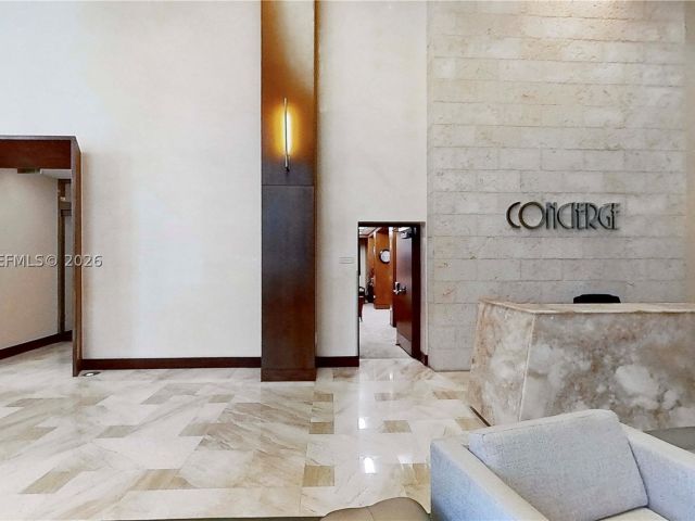 2-bedroom condo for sale in Miami - 31 SE 5th St 2408 - MondialRealty