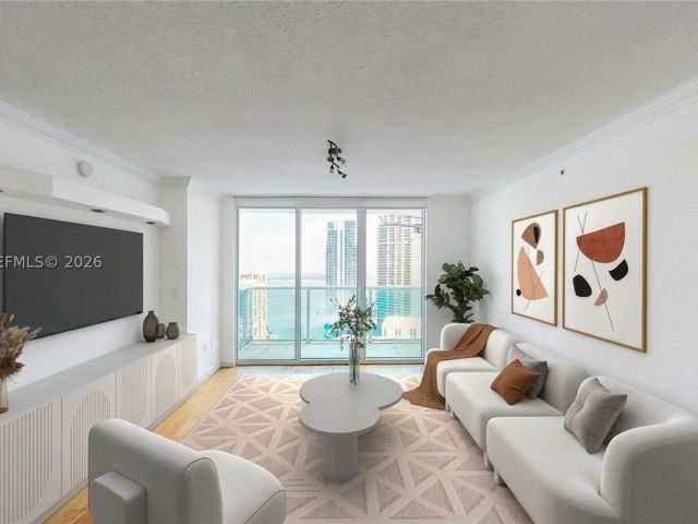 2-bedroom condo for sale in Miami - 31 SE 5th St 2408 - MondialRealty