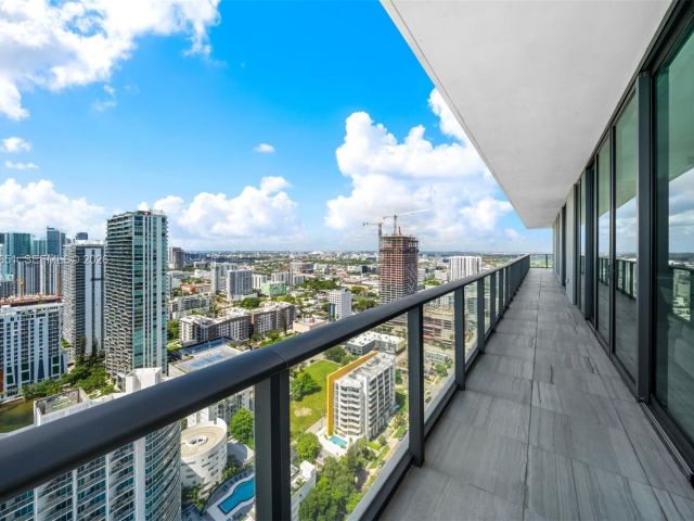 Apartment for sale  Unit #3401 - photo 7404756