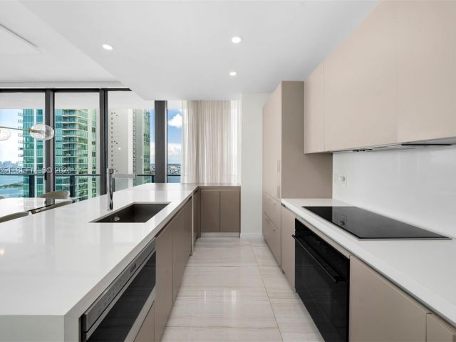 Apartment for sale  Unit #3401 - photo 7404766