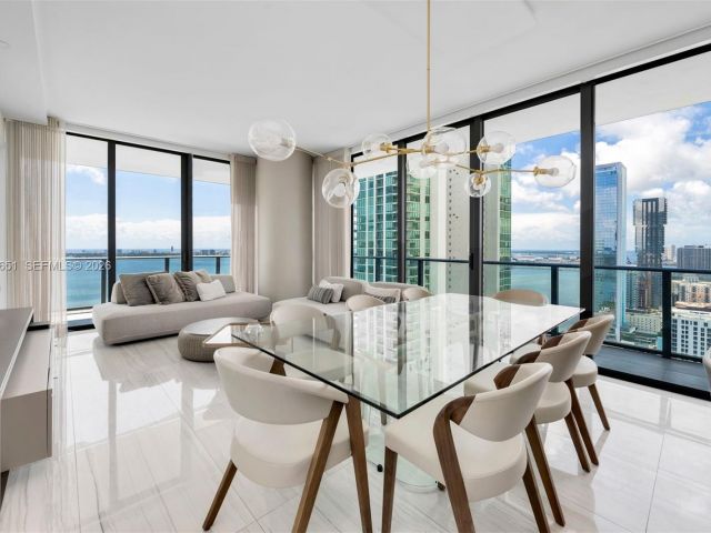 Apartment for sale  Unit #3401 - photo 7404770