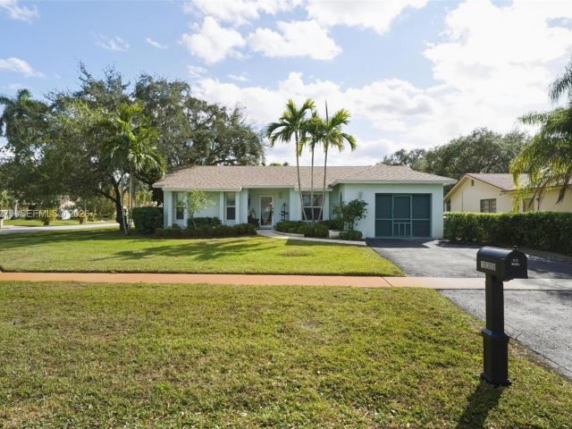 Home for sale at 10308 Greenbriar Ct - photo 7453467