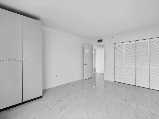 Apartment for rent  Unit #1204 - photo 7395257