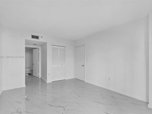 Apartment for rent  Unit #1204 - photo 7395261