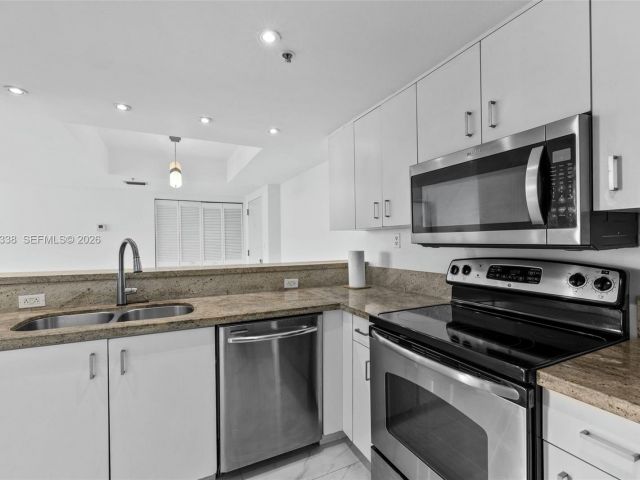 Apartment for rent  Unit #1204 - photo 7395269