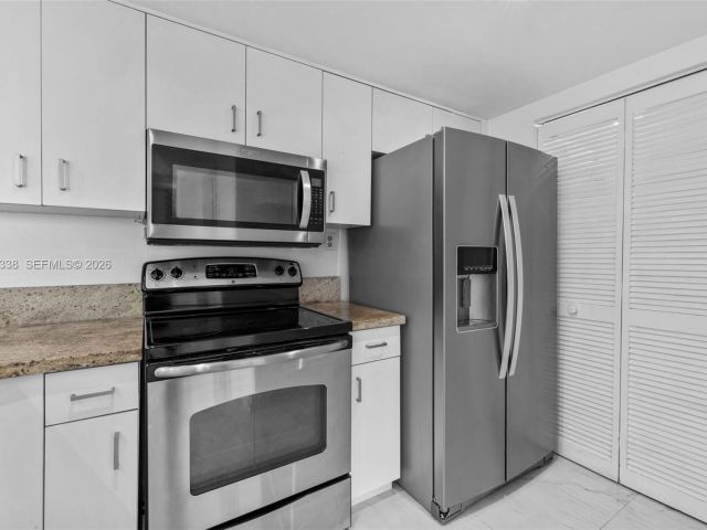 Apartment for rent  Unit #1204 - photo 7395273