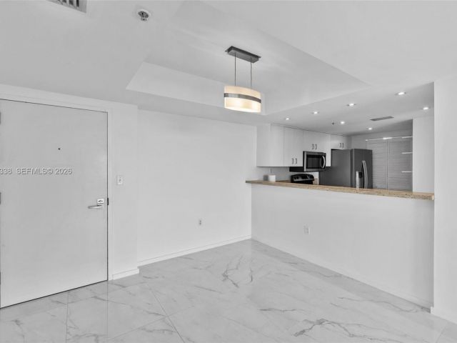 Apartment for rent  Unit #1204 - photo 7395280