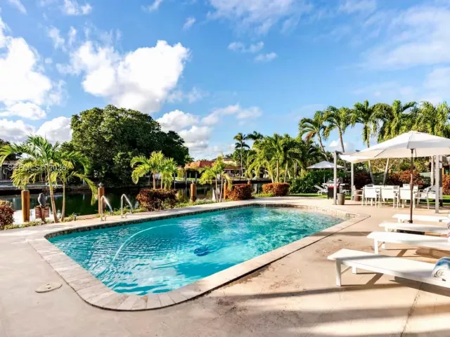 4-bedroom home for rent in Hallandale Beach - 636 Hibiscus Dr 0 - MondialRealty