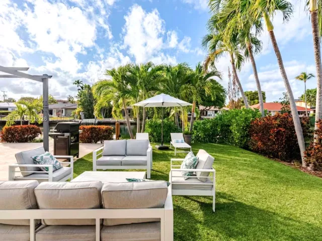 4-bedroom home for rent in Hallandale Beach - 636 Hibiscus Dr 0 - MondialRealty