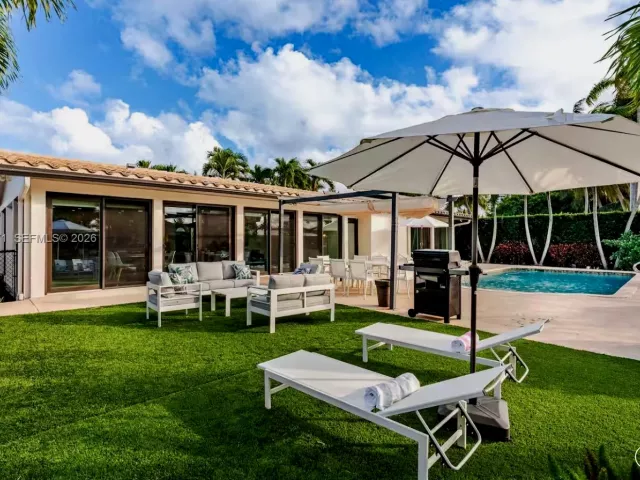 4-bedroom home for rent in Hallandale Beach - 636 Hibiscus Dr 0 - MondialRealty