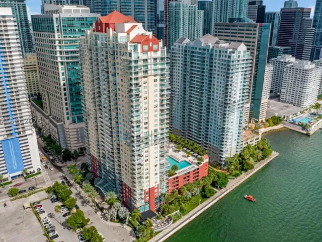 2-bedroom condo for rent in Miami - 1155 Brickell Bay Dr 2203 - MondialRealty