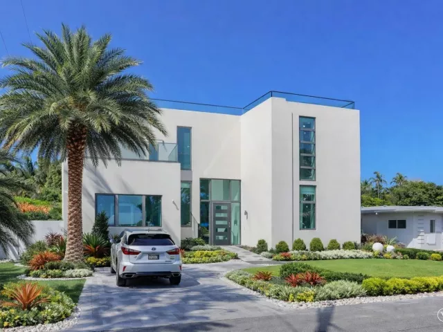 8-bedroom home for sale in Miami - 2421 NE 201st Street - MondialRealty