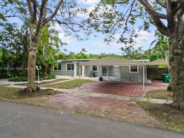 Home for rent at 5940 SW 47th St - photo 7427258