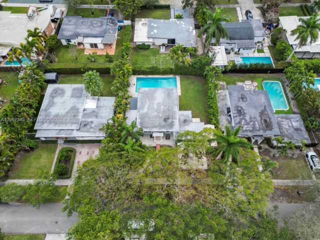 Home for rent at 5940 SW 47th St - photo 7427260