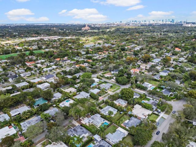 Home for rent at 5940 SW 47th St - photo 7427264