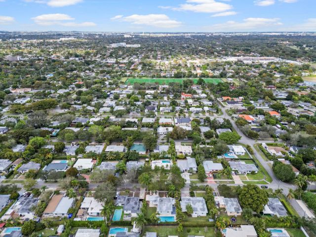 Home for rent at 5940 SW 47th St - photo 7427265